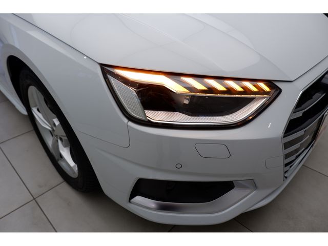 Audi A4 2022-12 185405-8