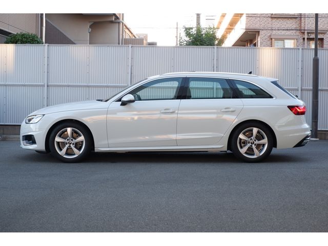 Audi A4 2022-12 185405-1