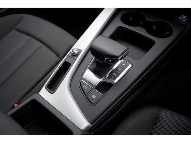 Audi A4 2022-12 185405-16