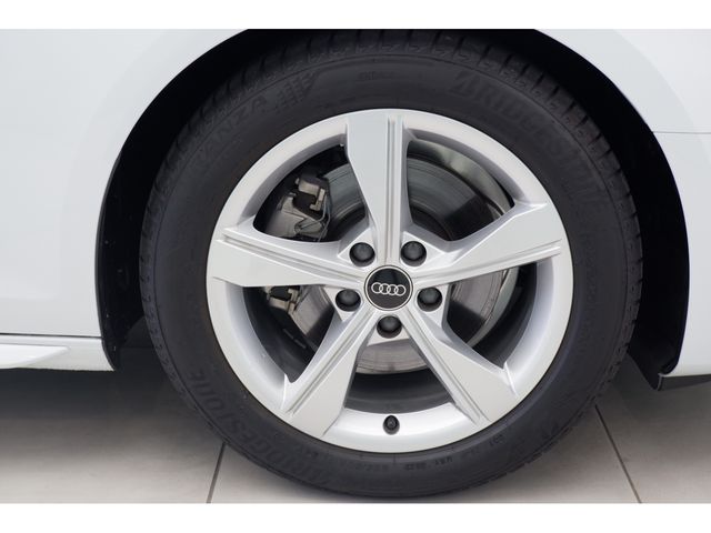 Audi A4 2022-12 185405-9