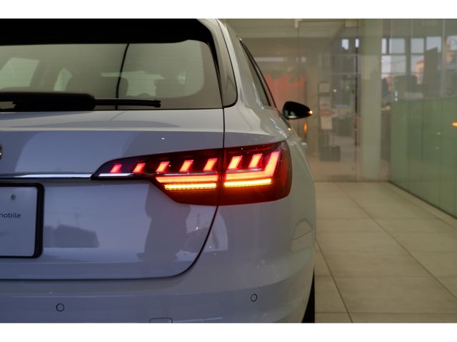 Audi A4 2022-12 185405-28