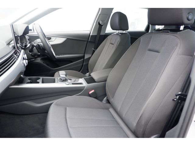 Audi A4 2022-12 185405-13
