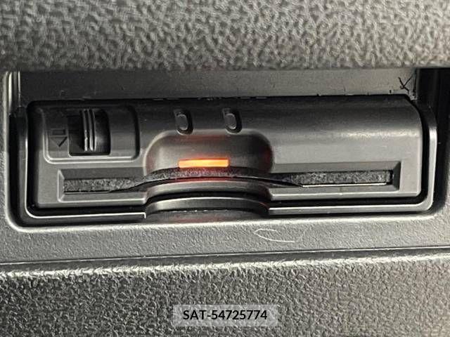 Nissan JUKE 2013-10 253452-4
