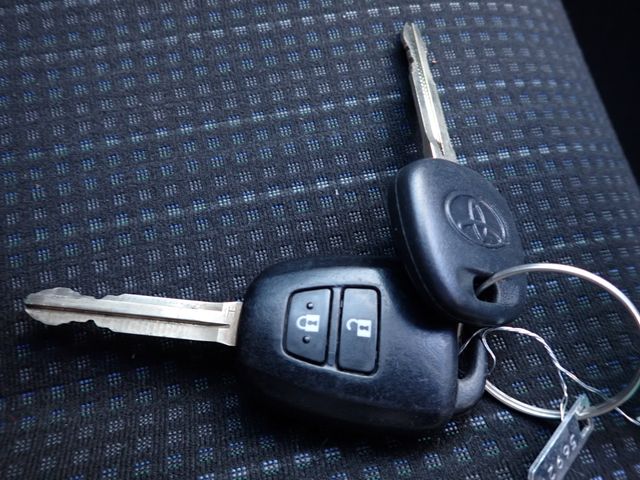 Toyota VITZ 2018-04 192485-17