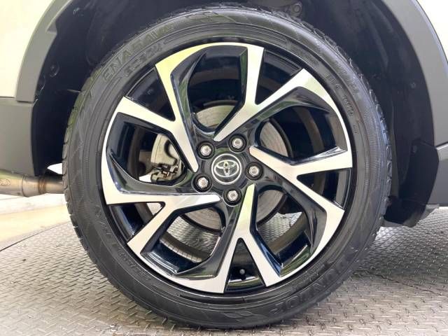 Toyota C-HR 2017-08 13813-19