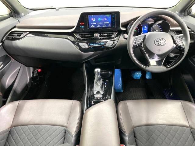 Toyota C-HR 2017-08 13813-1