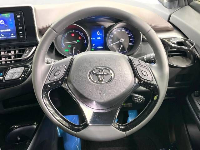 Toyota C-HR 2017-08 13813-11