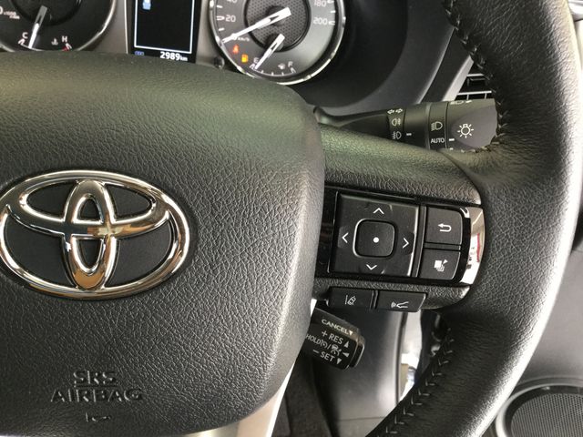 Toyota HILUX 2022-10 10281-17