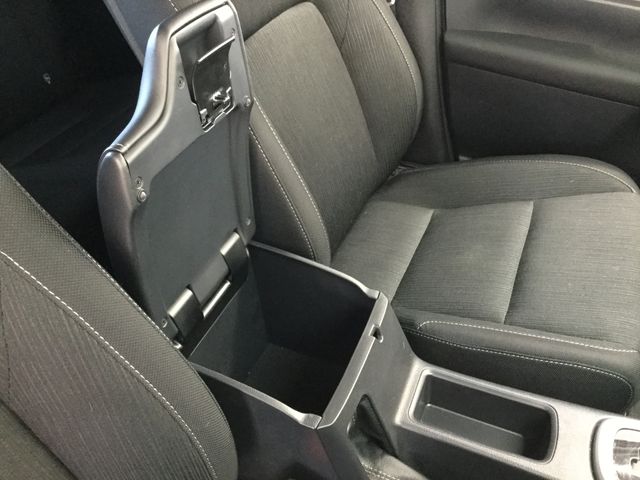 Toyota HILUX 2022-10 10281-19