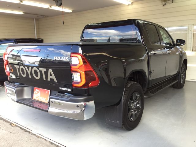Toyota HILUX 2022-10 10281-2