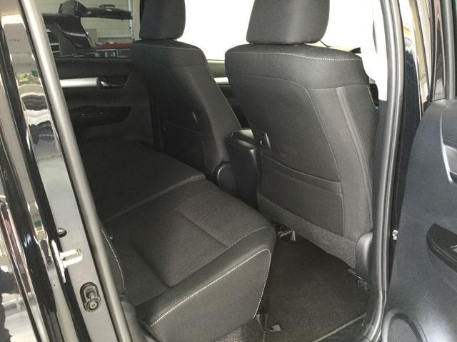 Toyota HILUX 2022-10 10281-23