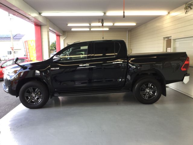 Toyota HILUX 2022-10 10281-6