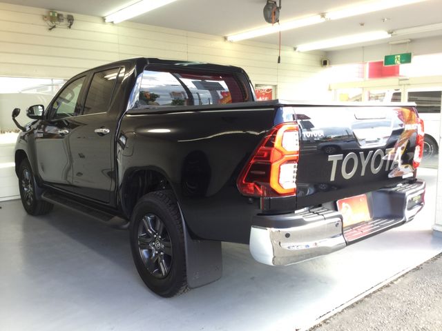 Toyota HILUX 2022-10 10281-8