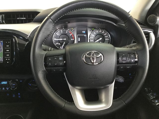 Toyota HILUX 2022-10 10281-10