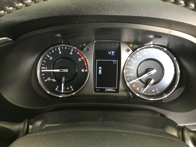 Toyota HILUX 2022-10 10281-14
