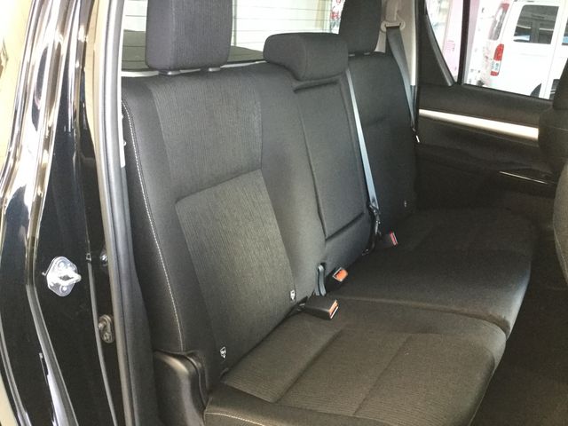Toyota HILUX 2022-10 10281-22