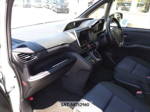 Toyota VOXY 2015-11 321470-10