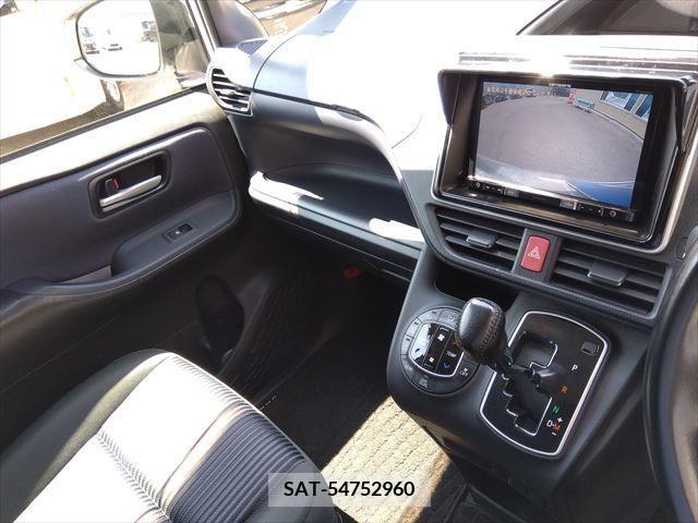 Toyota VOXY 2015-11 321470-17
