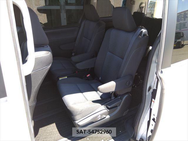 Toyota VOXY 2015-11 321470-13