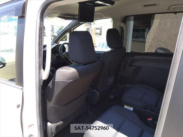 Toyota VOXY 2015-11 321470-12