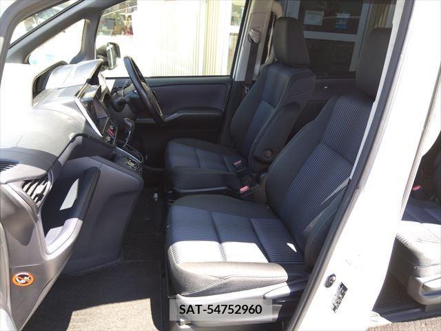 Toyota VOXY 2015-11 321470-11