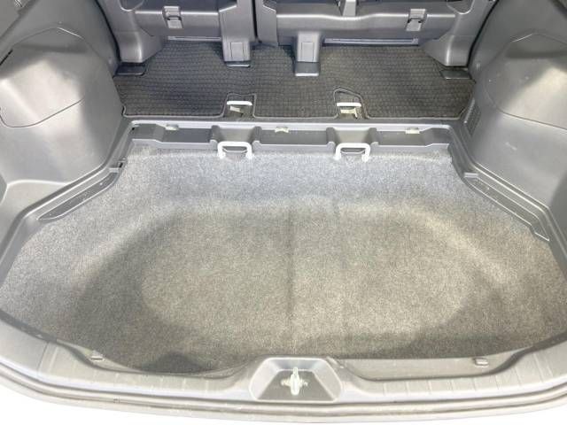 Toyota NOAH 2023-06 28383-11