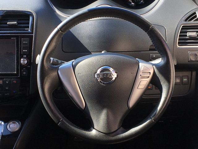 Nissan SERENA 2014-11 183598-7
