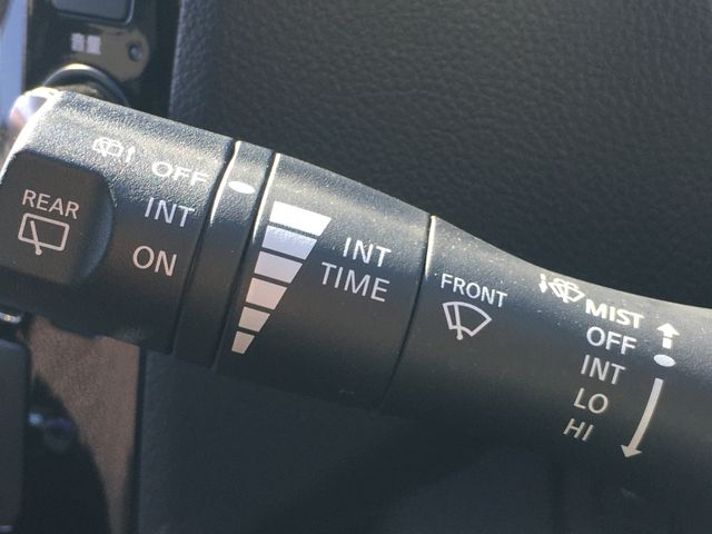 Nissan SERENA 2014-11 183598-18