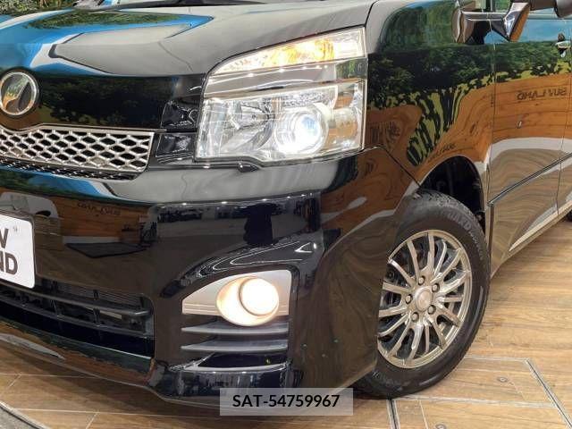 Toyota VOXY 2012-10 255145-12