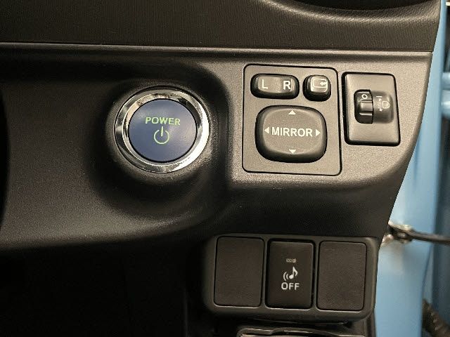 Toyota AQUA 2013-03 6866-22