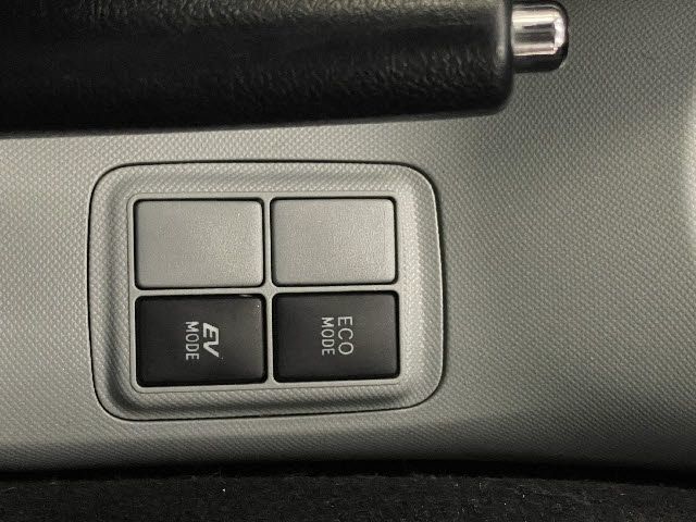 Toyota AQUA 2013-03 6866-23