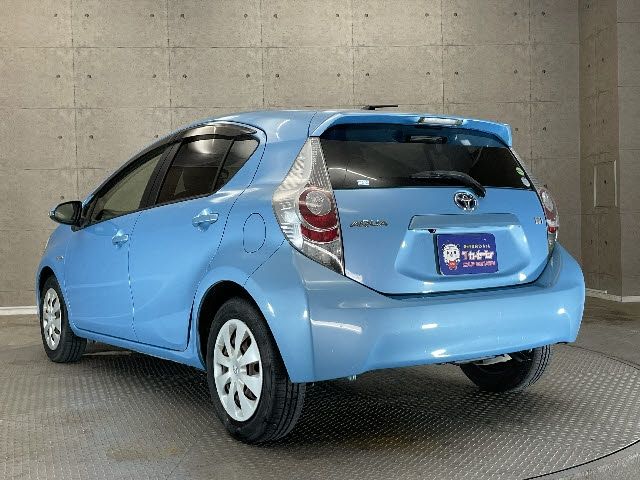 Toyota AQUA 2013-03 6866-2