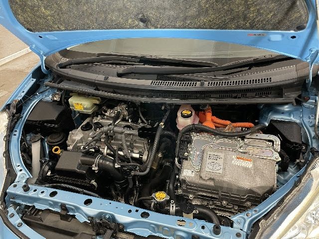 Toyota AQUA 2013-03 6866-24