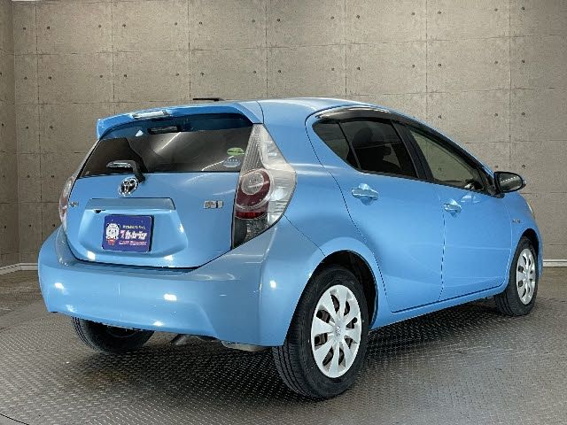 Toyota AQUA 2013-03 6866-3