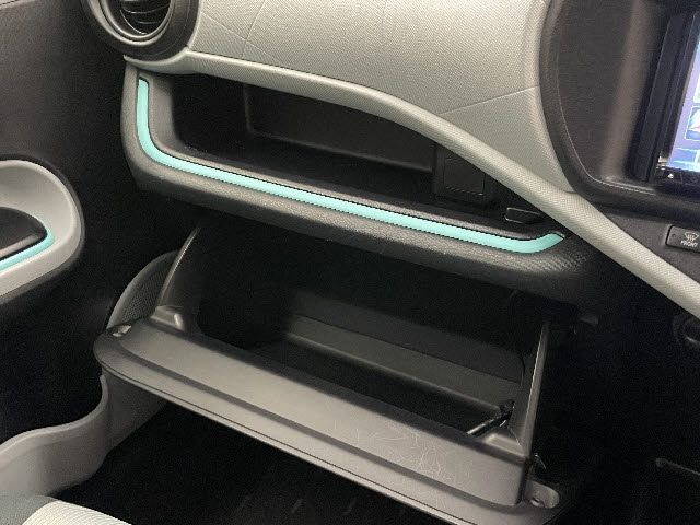 Toyota AQUA 2013-03 6866-27