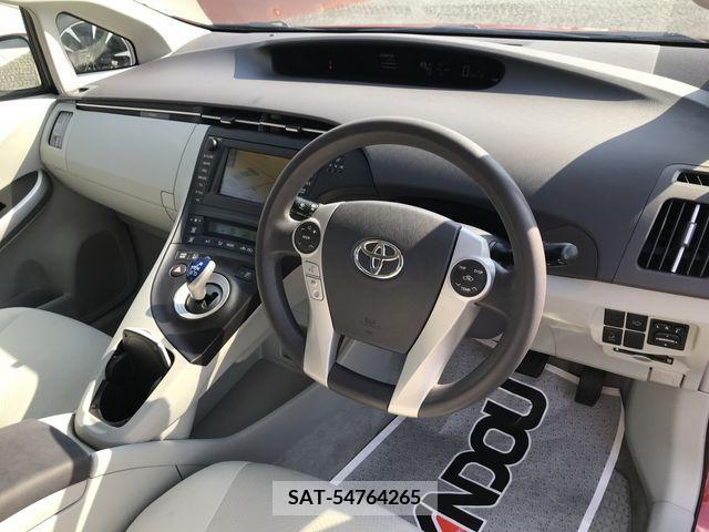 Toyota PRIUS 2011-07 241232-10