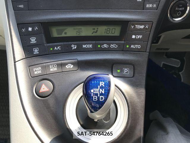 Toyota PRIUS 2011-07 241232-17
