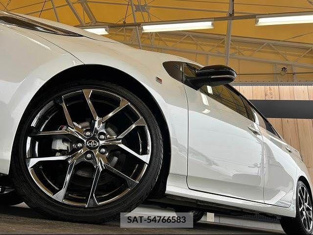Toyota PRIUS PHV 2019-04 221472-10
