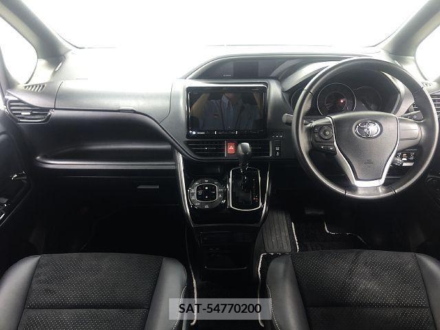 Toyota VOXY 2021-06 288879-1