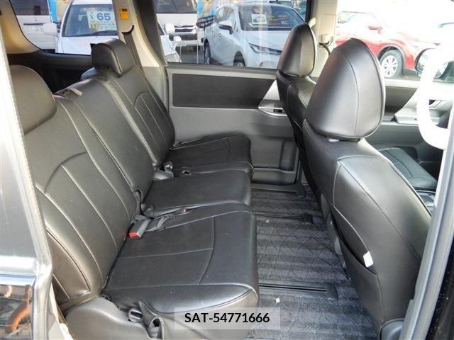 Toyota VOXY 2007-07 202122-4