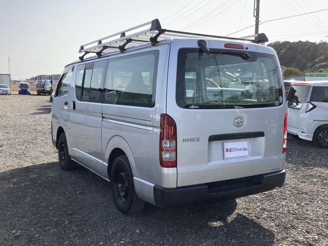 Toyota HIACE VAN 2010-12 1324-4