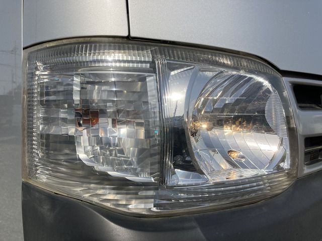 Toyota HIACE VAN 2010-12 1324-1