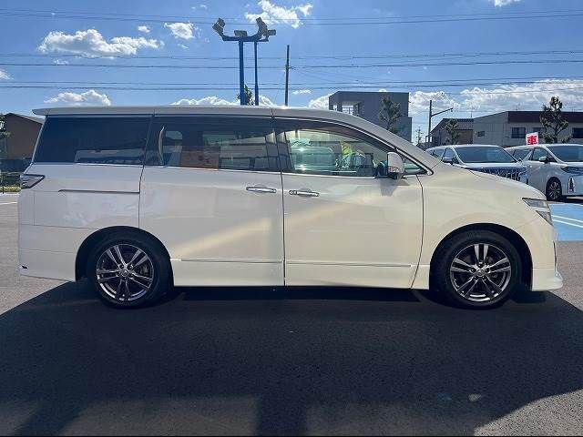 Nissan ELGRAND 2011-12 15777-14