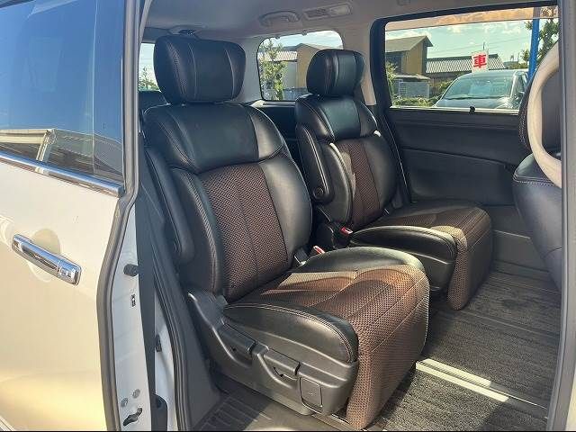 Nissan ELGRAND 2011-12 15777-5