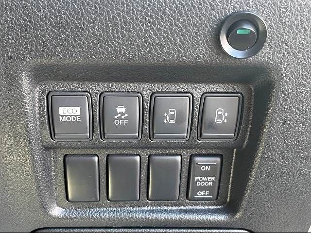Nissan ELGRAND 2011-12 15777-9