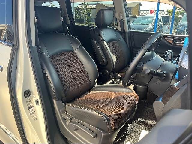 Nissan ELGRAND 2011-12 15777-4
