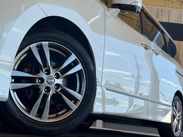 Nissan ELGRAND 2011-12 15777-19