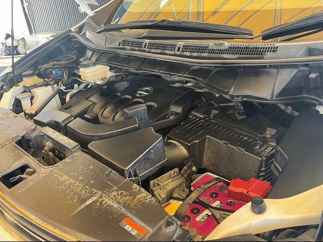 Nissan ELGRAND 2011-12 15777-11