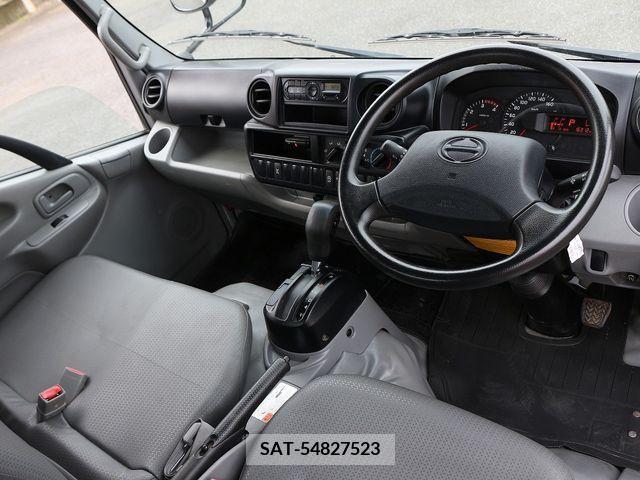 Hino DUTRO 2018-01 267731-2