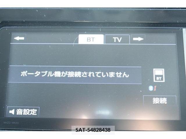 Toyota PRIUS 2016-04 228399-2